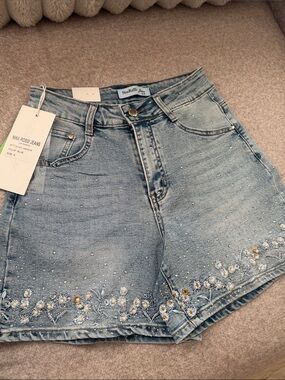 Nina Rossi Embroidered Light Blue Denim Shorts